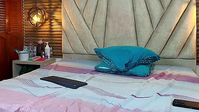 isabella luxet online show from 07/10/26, 12:41