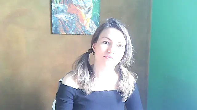 Snapshot of Margarett chatting on 05/15/26, 08:32 Margarett online show from 05/15/26, 08:32