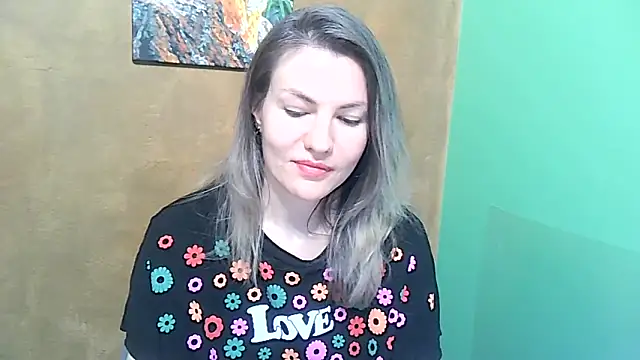 Snapshot of Margarett chatting on 05/22/26, 10:26 Margarett online show from 05/22/26, 10:26
