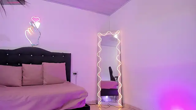 Kiara tay online show from 07/25/26, 12:03