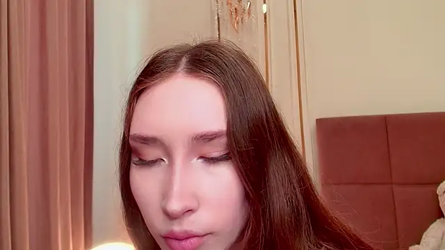 Snapshot of lalisabrown chatting on 05/18/26, 04:07 lalisabrown online show from 05/18/26, 04:07