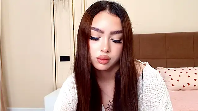Snapshot of maddie_perezz chatting on 06/13/26, 07:34 maddie perezz online show from 06/13/26, 07:34