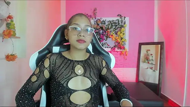 Scarlett Lune online show from 05/28/26, 07:11