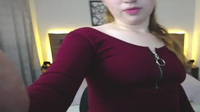 Snapshot of adhara_valkiria chatting on 06/05/26, 08:58 adhara valkiria online show from 06/05/26, 08:58