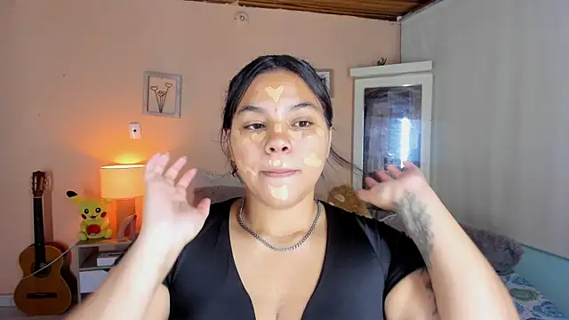 Snapshot of naomy_ruiz_ chatting on 05/26/26, 11:50 naomy ruiz online show from 05/26/26, 11:50