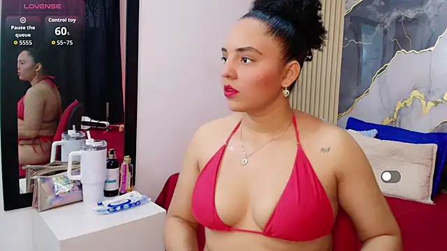 Snapshot of Sol__Latina chatting on 05/26/26, 12:12 Sol Latina online show from 05/26/26, 12:12