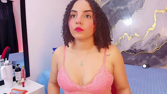 Snapshot of Sol__Latina chatting on 05/29/26, 02:04 Sol Latina online show from 05/29/26, 02:04