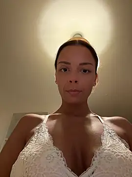 Snapshot of SweetLillySugar_ chatting on 06/19/26, 11:08 SweetLillySugar online show from 06/19/26, 11:08
