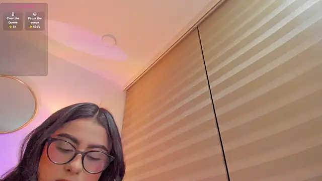 imsofia dy online show from 06/06/26, 12:05