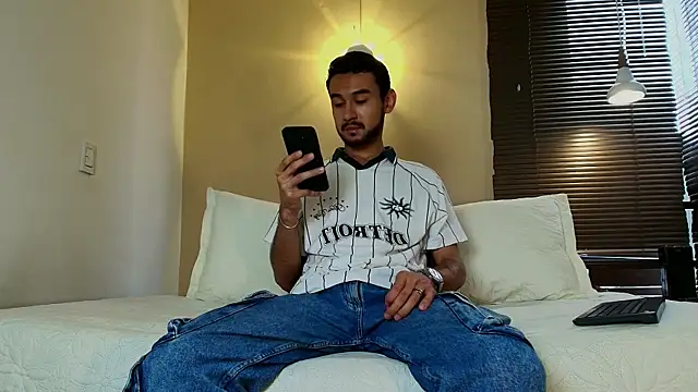 AxelClark S online show from 06/05/26, 07:41