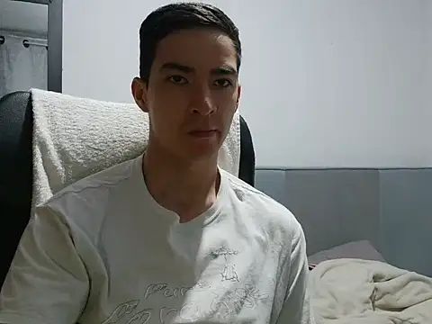 Snapshot of Dan_Hottie chatting on 06/04/26, 07:53 Dan Hottie online show from 06/04/26, 07:53