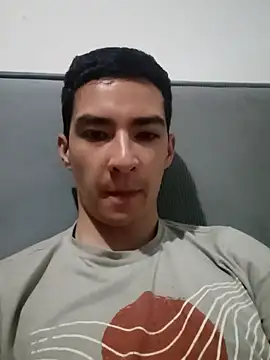 Snapshot of Dan_Hottie chatting on 06/10/26, 12:22 Dan Hottie online show from 06/10/26, 12:22