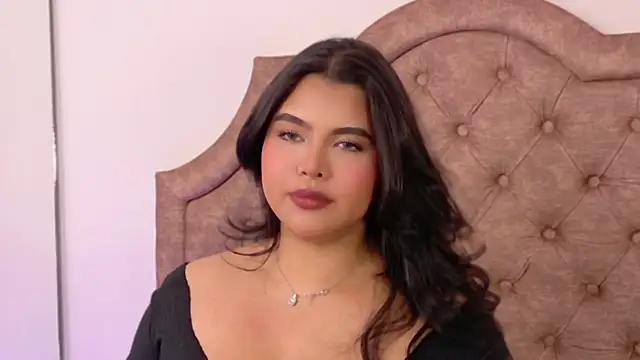 SophiaCollinss online show from 05/23/26, 08:57