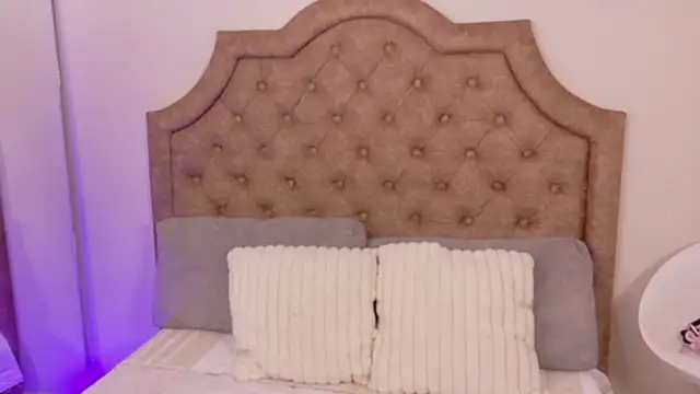 SophiaCollinss online show from 05/28/26, 06:16