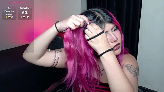 aurora winslow online show from 06/01/26, 07:48