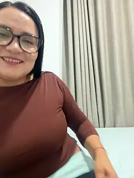 rousee69  online show from 06/12/26, 03:49