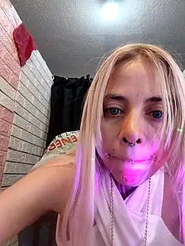 Snapshot of sofigirlgold chatting on 05/13/26, 07:55 sofigirlgold online show from 05/13/26, 07:55