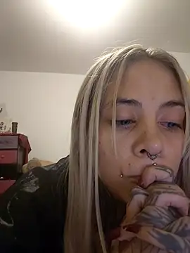 Snapshot of sofigirlgold chatting on 05/14/26, 07:59 sofigirlgold online show from 05/14/26, 07:59