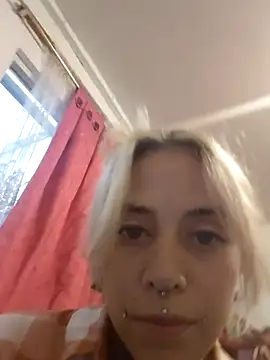 Snapshot of sofigirlgold chatting on 05/16/26, 10:52 sofigirlgold online show from 05/16/26, 10:52