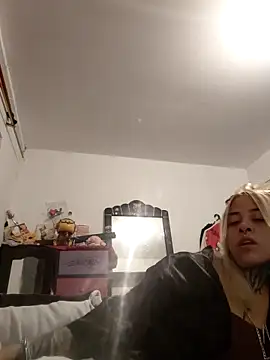 Snapshot of sofigirlgold chatting on 05/28/26, 12:08 sofigirlgold online show from 05/28/26, 12:08