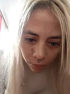 Snapshot of sofigirlgold chatting on 05/29/26, 02:15 sofigirlgold online show from 05/29/26, 02:15