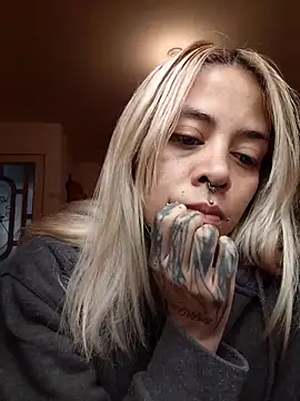 Snapshot of sofigirlgold chatting on 06/05/26, 03:07 sofigirlgold online show from 06/05/26, 03:07