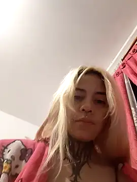 Snapshot of sofigirlgold chatting on 06/12/26, 10:25 sofigirlgold online show from 06/12/26, 10:25