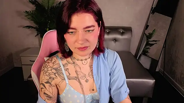 Snapshot of Nikki_Gringer chatting on 05/27/26, 01:57 Nikki Gringer online show from 05/27/26, 01:57