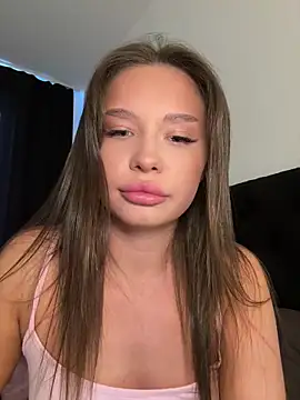 Snapshot of BeautyBella_ chatting on 05/19/26, 02:56 BeautyBella online show from 05/19/26, 02:56