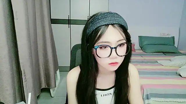 Snapshot of xiaoxiaoyu030 chatting on 05/25/26, 10:21 xiaoxiaoyu030 online show from 05/25/26, 10:21