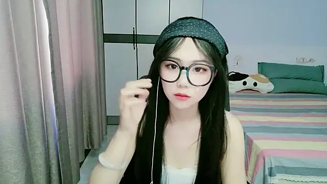 Snapshot of xiaoxiaoyu030 chatting on 05/30/26, 07:49 xiaoxiaoyu030 online show from 05/30/26, 07:49