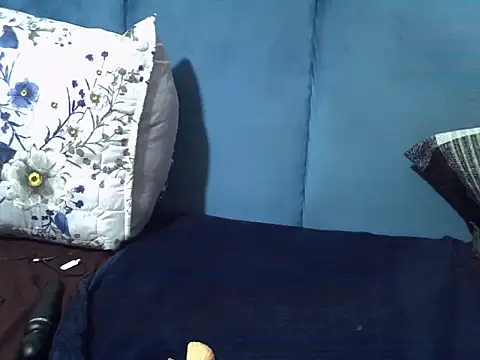 Snapshot of Queenleahx chatting on 05/26/26, 06:09 Queenleahx online show from 05/26/26, 06:09