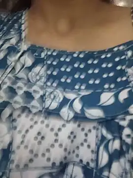 Bipasha Vasu online show from 06/04/26, 07:14