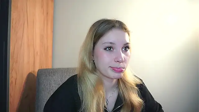 Snapshot of Sairallyn chatting on 05/15/26, 08:16 Sairallyn online show from 05/15/26, 08:16