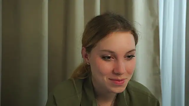 Snapshot of Sairallyn chatting on 06/12/26, 11:25 Sairallyn online show from 06/12/26, 11:25