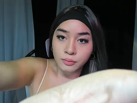 Urgirljasimin online show from 07/28/26, 05:01