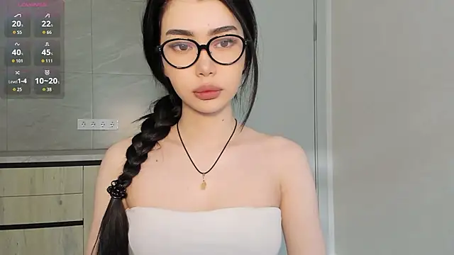 Snapshot of adelinya chatting on 05/23/26, 12:31 adelinya online show from 05/23/26, 12:31
