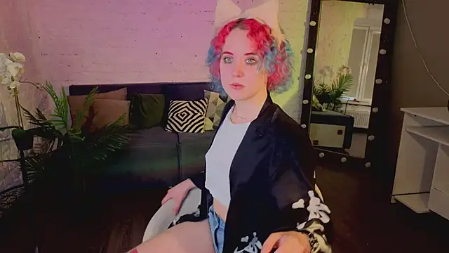 Snapshot of ScarlettSparkss chatting on 05/17/26, 05:27 ScarlettSparkss online show from 05/17/26, 05:27