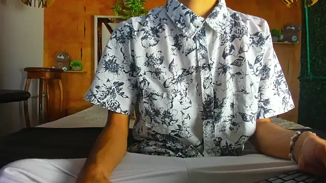 leonix love online show from 06/24/26, 12:48