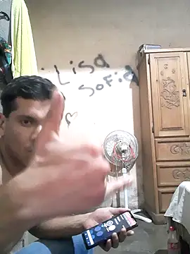 Snapshot of HuffishStammer chatting on 07/30/26, 06:23 HuffishStammer online show from 07/30/26, 06:23
