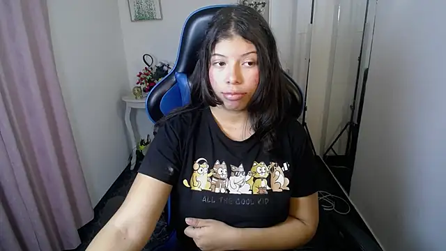 Paulina07  online show from 06/05/26, 03:29