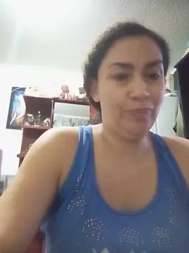 Snapshot of paulett15 chatting on 06/06/26, 02:00 paulett15 online show from 06/06/26, 02:00