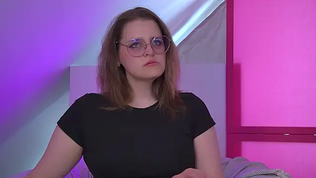 AlexaAvery online show from 06/03/26, 02:33