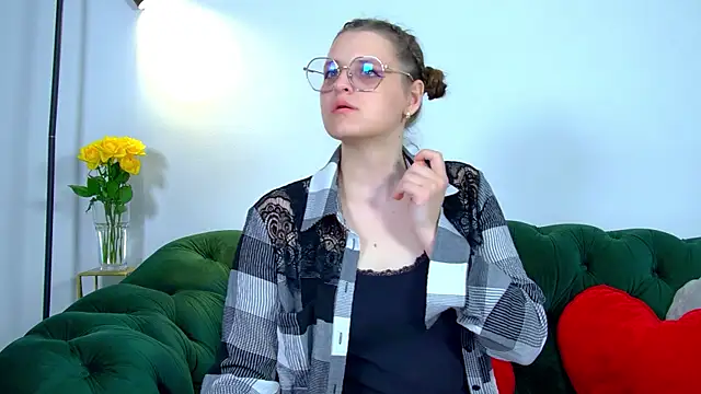 AlexaAvery online show from 06/06/26, 06:40