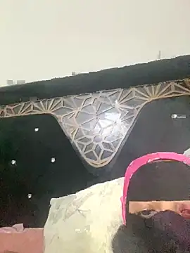 BrunetteQueen1 online show from 06/01/26, 08:43