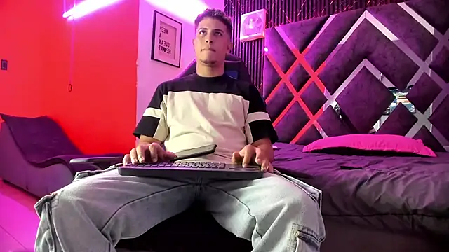 dominic connor online show from 07/25/26, 03:37