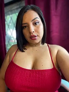 Snapshot of Elena_Grace1 chatting on 05/29/26, 08:18 Elena Grace1 online show from 05/29/26, 08:18