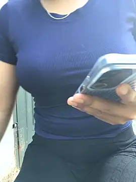 Snapshot of Mirra-a chatting on 05/26/26, 11:45 Mirra-a online show from 05/26/26, 11:45