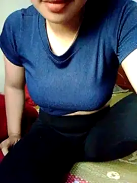 Snapshot of Mirra-a chatting on 05/27/26, 01:57 Mirra-a online show from 05/27/26, 01:57