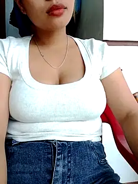 Snapshot of Mirra-a chatting on 06/12/26, 02:21 Mirra-a online show from 06/12/26, 02:21